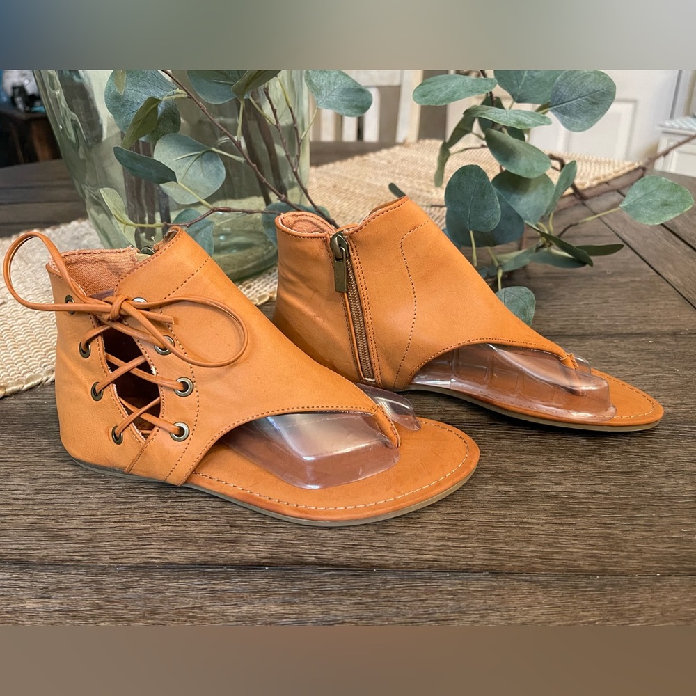 🌸Bamboo Bliss-92M Tan Sandal size 6